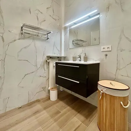 Apartament Centre, Jardin Bioves, Casino *